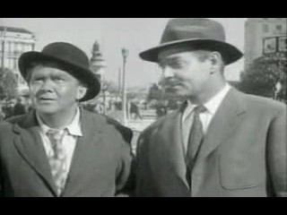 Thomas Mitchell and Clark Gable visit John Ford, Robert Montgomery